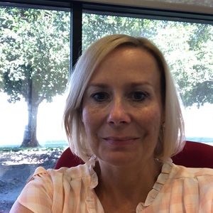 Meet your Posher, Laura